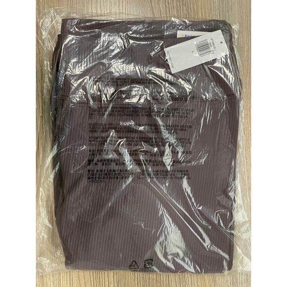 Old Navy Womens Wild Currant Extra High Waisted PowerSoft Ribbed Flare Leggings - Picture 7 of 8